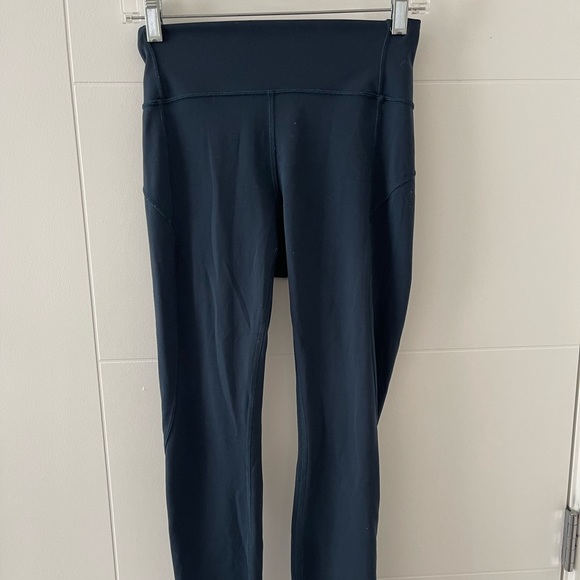 LULULEMON WOMENS In movement 25” leggings in deep blue (size 6) - Picture 2 of 4